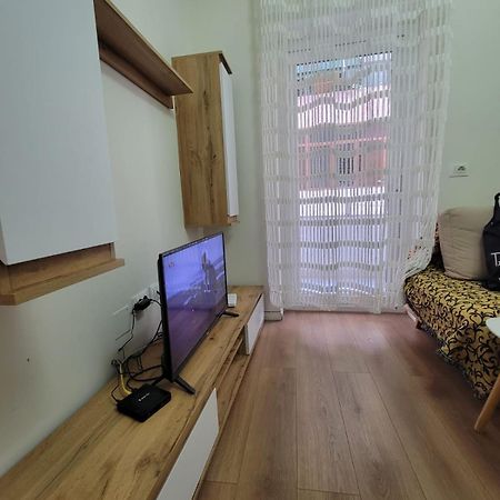 Ajla Komuna Apartament Appartement Tirana Buitenkant foto