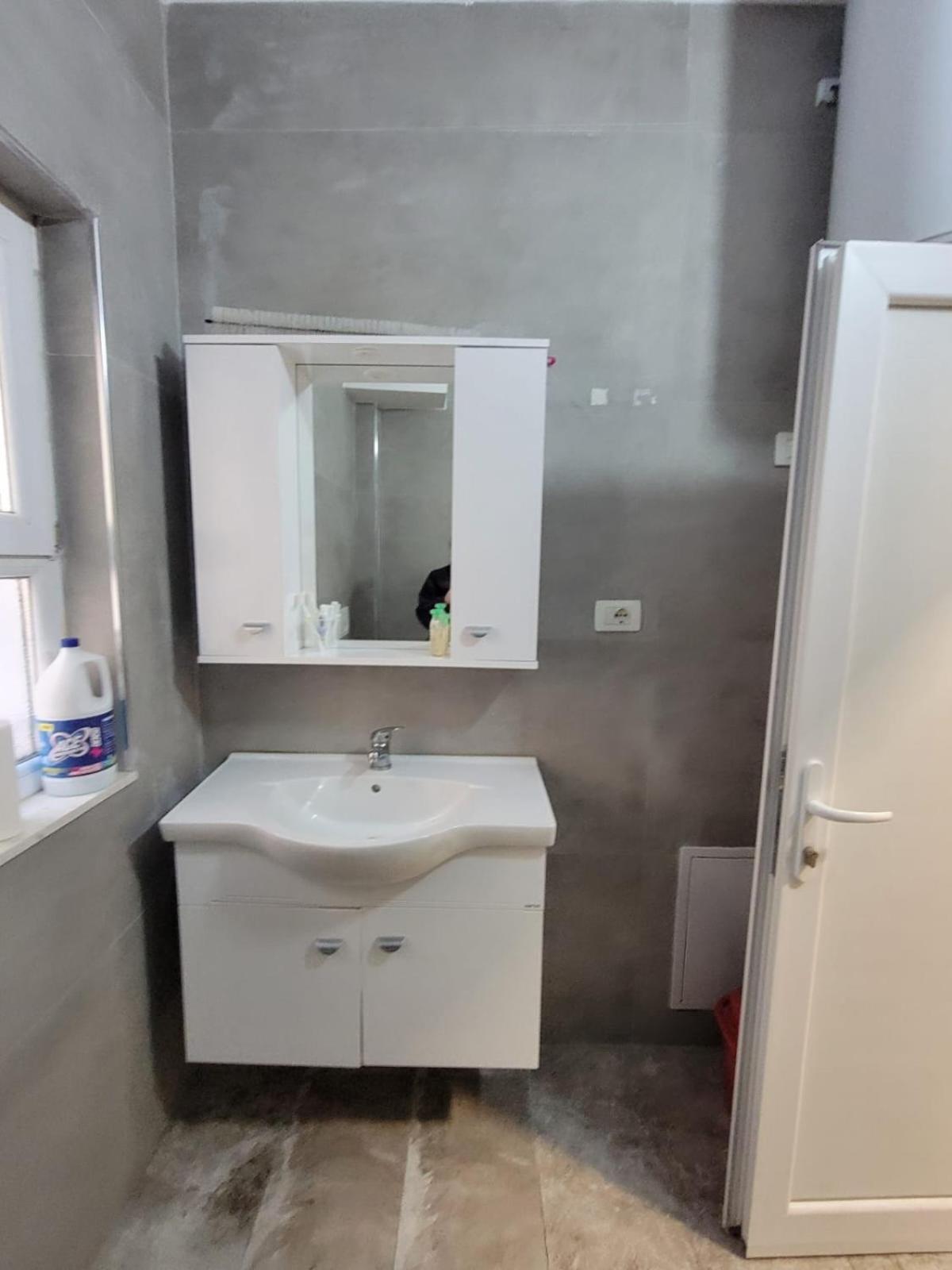 Ajla Komuna Apartament Appartement Tirana Buitenkant foto