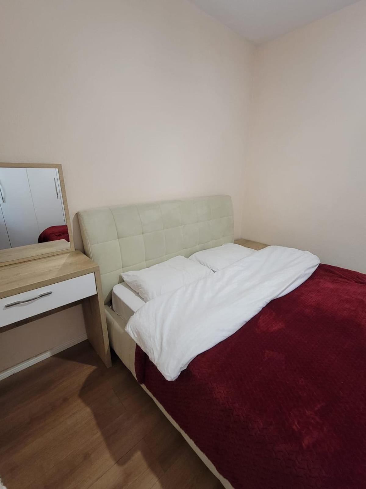 Ajla Komuna Apartament Appartement Tirana Buitenkant foto
